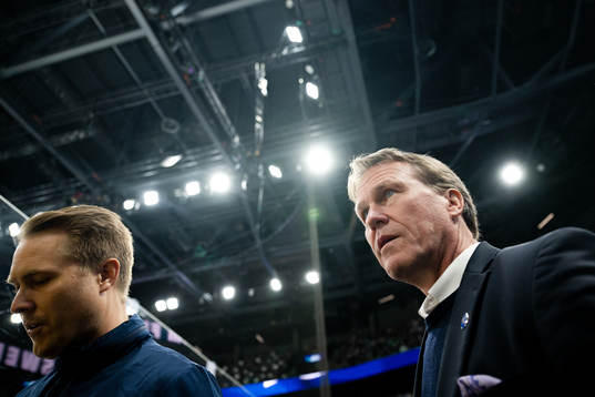 Head coach Johan Garpenlöv of Sweden