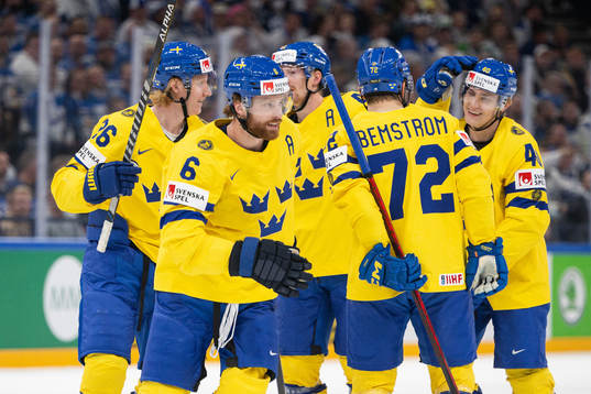 Adam Larsson of Sweden celebrates the 0-1 goal