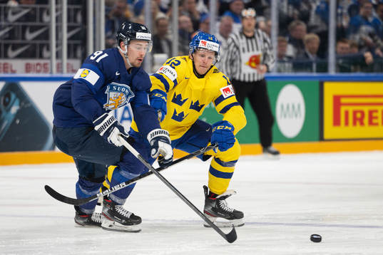 Juho Lammikko of Finland and Max Friberg of Sweden