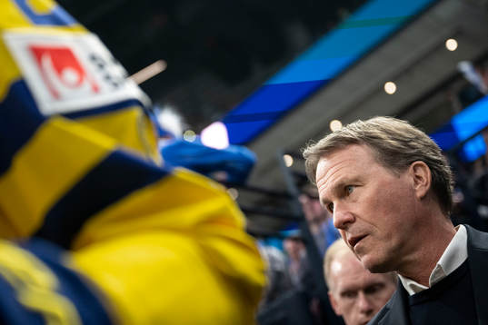Head coach Johan Garpenlöv of Sweden