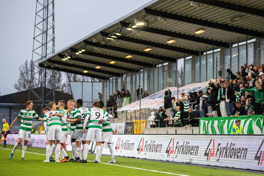 Västerås spelare jublar
