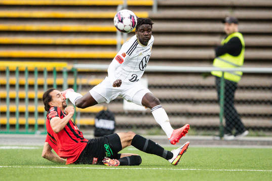 Brommapojkarnas Monir Jelassi och Östersunds Yannick