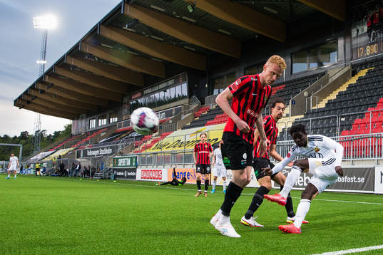 Brommapojkarnas Nicklas Maripuu och Östersunds Yannick