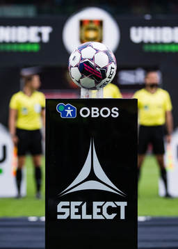 En matchboll innan fotbollsmatchen i Superettan mellan