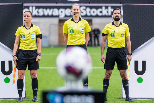 Assisterande domare Almira Spahic, domare Tess Olofsson och