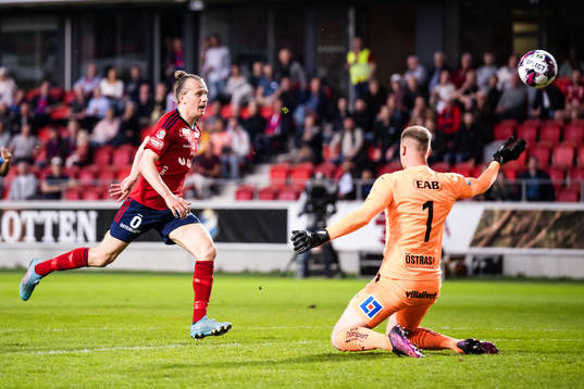 Östers Jesper Jonasson Westermark gör 1-1 bakom Halmstads