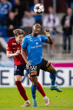 Östers John Stenberg och Halmstads Sadat Karim