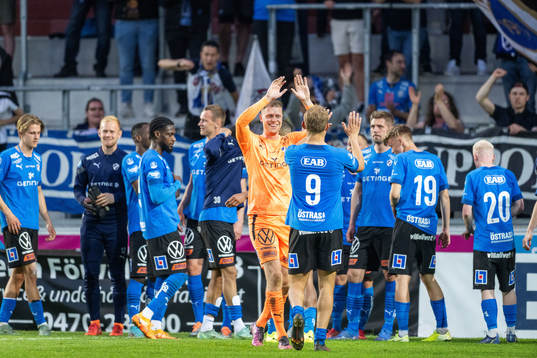 Halmstads målvakt Malkolm Nilsson Säfqvist och Villiam