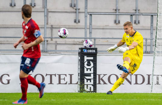 Östers målvakt Mathias Nilsson