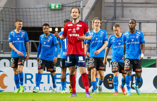 Halmstads Villiam Dahlström jublar med lagkamrater