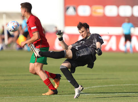 Goalkeeper Elis Bishesari of Sweden