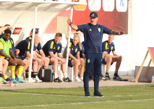 Head coach Roger Franzén of Sweden