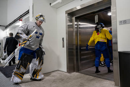 Goaltender Linus Ullmark