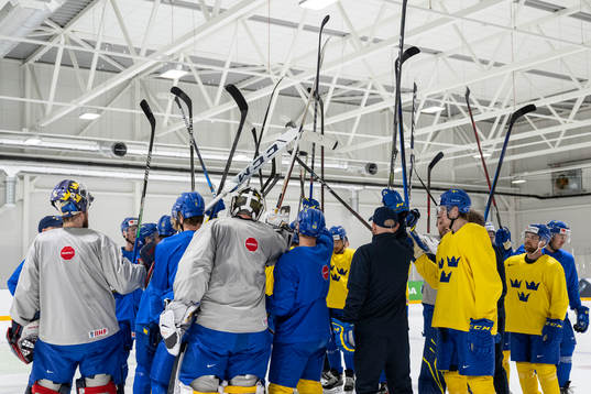 The players at a practice session with Sweden