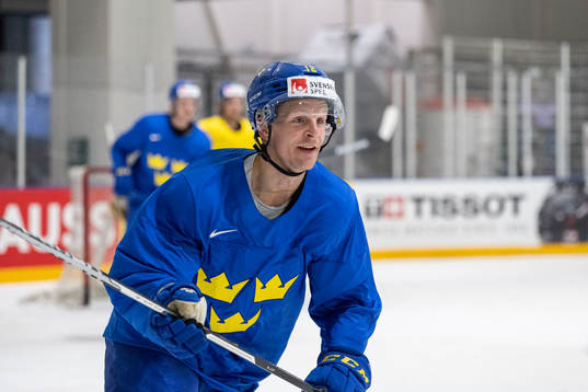 Max Friberg at a practice session with Sweden