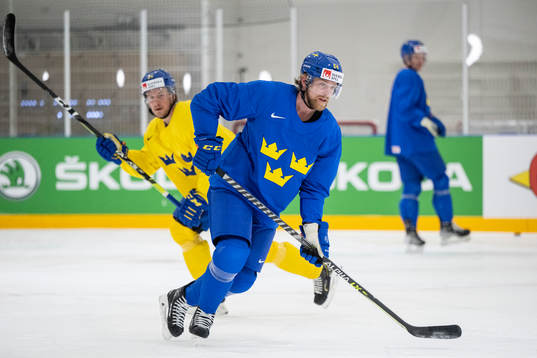 Anton Lindholm at a practice session with Sweden