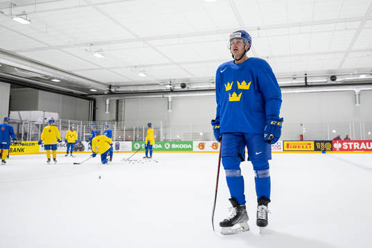 Lucas Wallmark at a practice session with Sweden