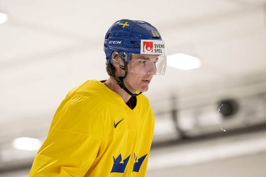 Nils Åman at a practice session with Sweden