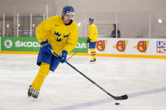 Nils Åman at a practice session with Sweden