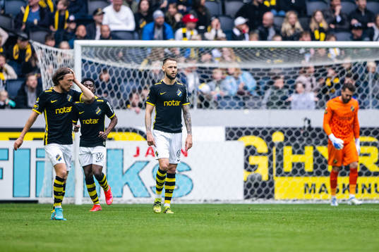 s Axel Björnström, Alexander Milosevic och målvakt