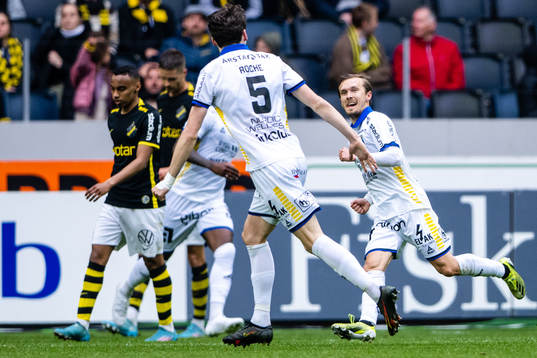 Sirius Patrik Karlsson Lagemyr jublar