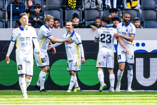 Sirius Patrik Karlsson Lagemyr jublar
