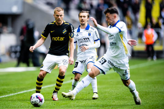 s Sebastian Larsson