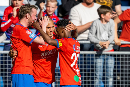 Helsingborgs Rasmus Jönsson och Taha Abdi Ali jublar