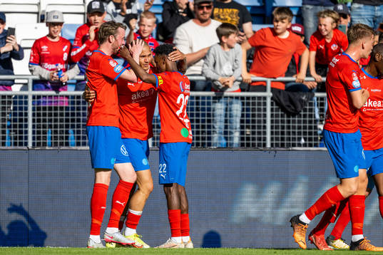 Helsingborgs Rasmus Jönsson och Taha Abdi Ali jublar