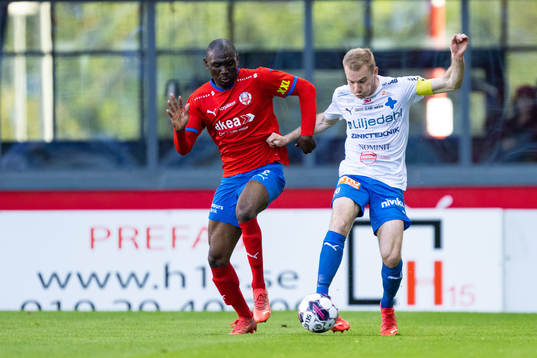 Helsingborgs Ravy Tsouka-Dozi och Värnamos Freddy Winsth