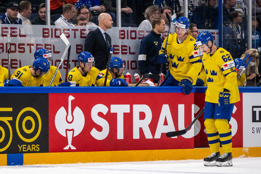 Rasmus Dahlin and Joel Kellman of Sweden looks dejected