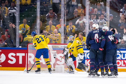 Nate Schmidt of USA celebrates 2-1