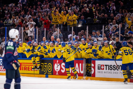 Carl Grundström of Sweden celebrates 2-2