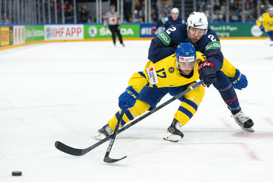 Oskar Lang of Sweden and Andrew Peeke of USA