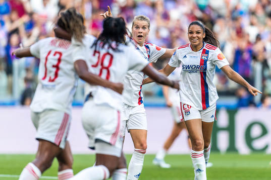 Ada Hegerberg of Lyon celebrates 0-3