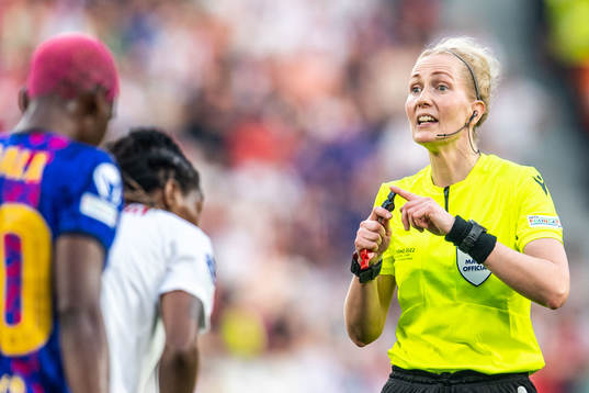 Lina Lehtovaaralyon, referee
