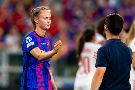 Caroline Graham Hansen and Jonatan Giraldez, head coach of