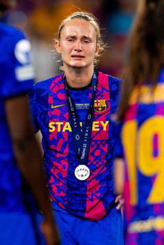 Caroline Graham Hansen of Barcelona looks dejected