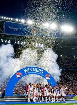 Ada Hegerberg, Wendie Renard and players of Lyon celebrate
