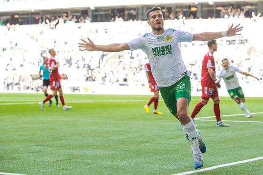 Hammarbys Astrit Selmani jublar