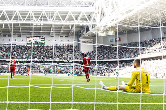 IFK Norrköpings målvakt Oscar Jansson deppar
