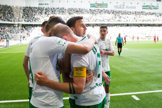 Hammarbys Astrit Selmani och Jeppe Andrup Andersen jublar