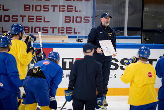 assistant coach Markus Åkerblom
