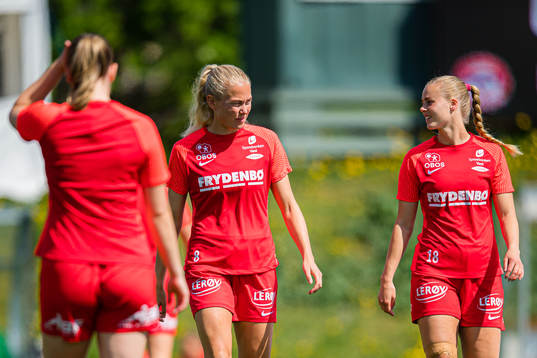 Guro Bergsvand and Nora Eide Lie of Brann