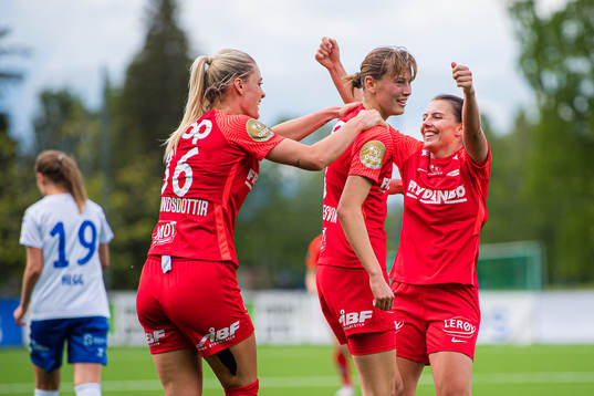 Rakel Engesvik of Brann celebrates