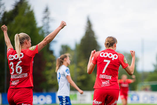Rakel Engesvik of Brann celebrates