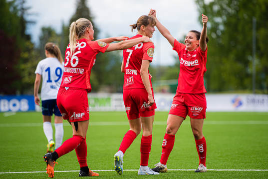 Rakel Engesvik of Brann celebrates
