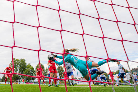 Goalkeeper Selma Panengstuen of Kolbotn