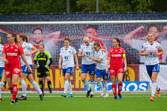 Sara Iren Lindbak Hørte of Kolbotn celebrates
