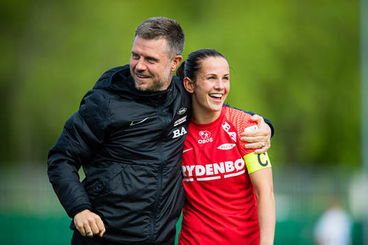 Alexander Straus, head coach of Brann, and Tuva Hansen of